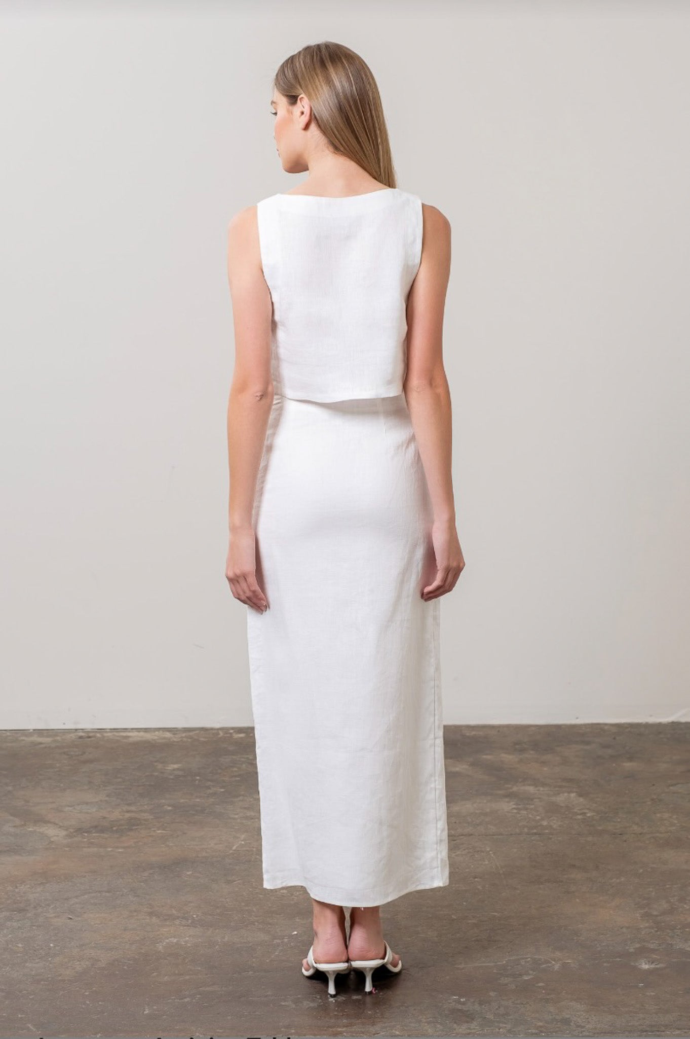 Sleeveless Linen Crop Top