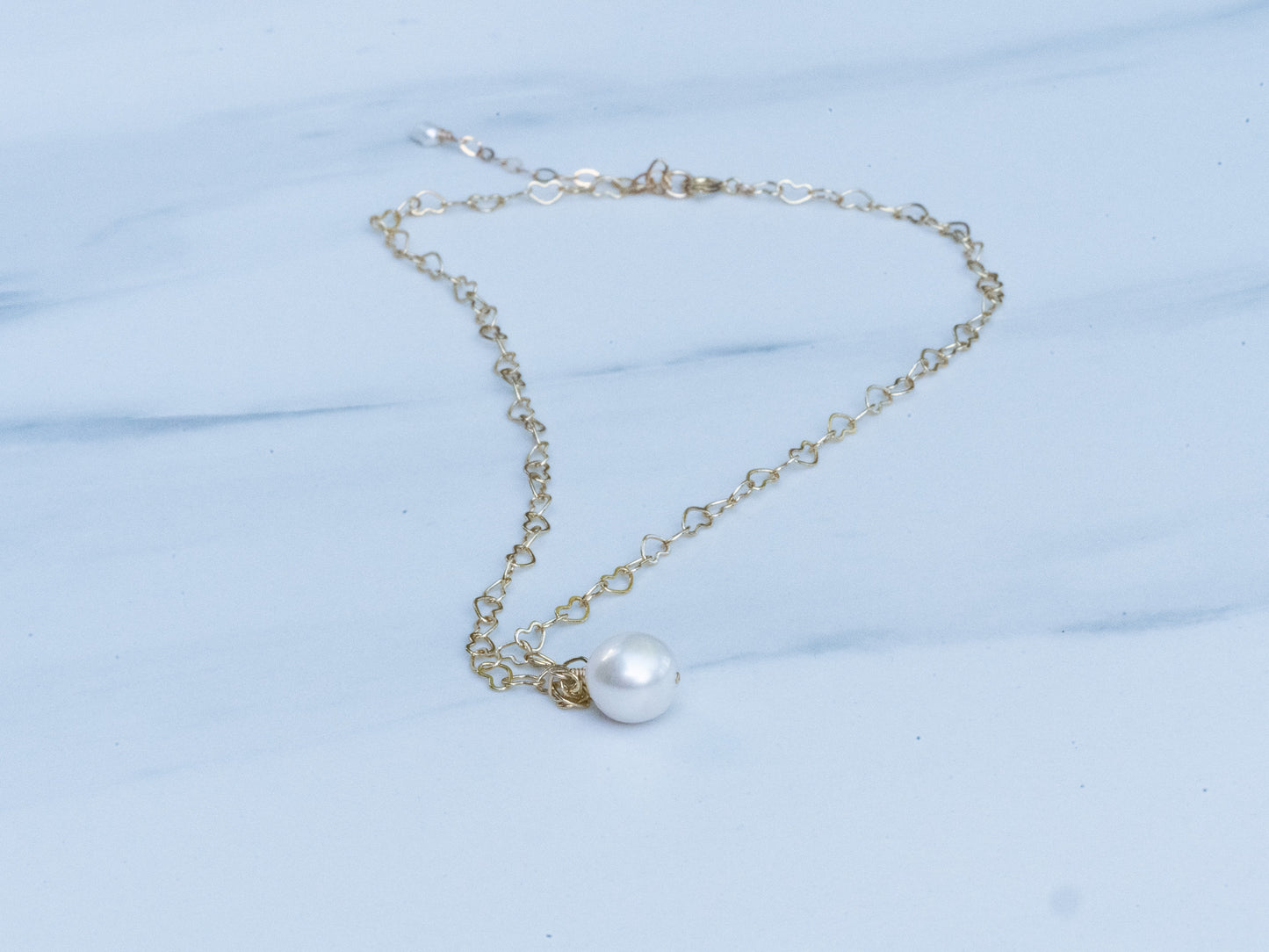 Single Pearl Heart Choker