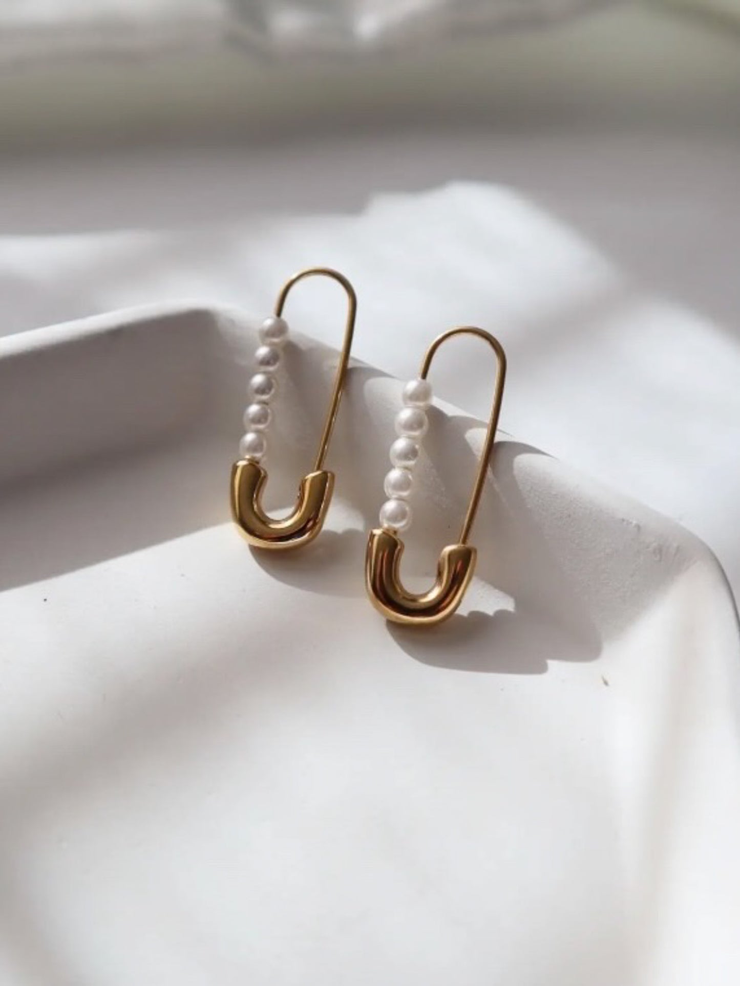 Pearl Safety Pin