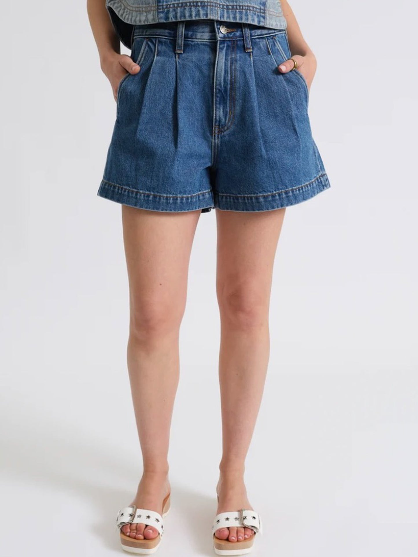 Coronado Pleated Short