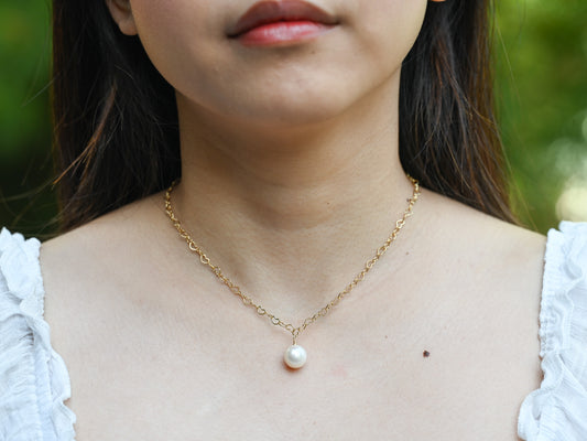 Single Pearl Heart Choker